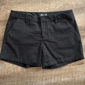 NWT Volcom So Chickie Chino Shorts black size 28 EUC